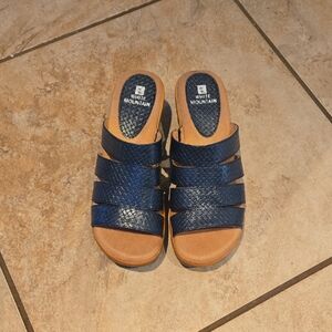 White Mountain Women's Blue Textured Mules